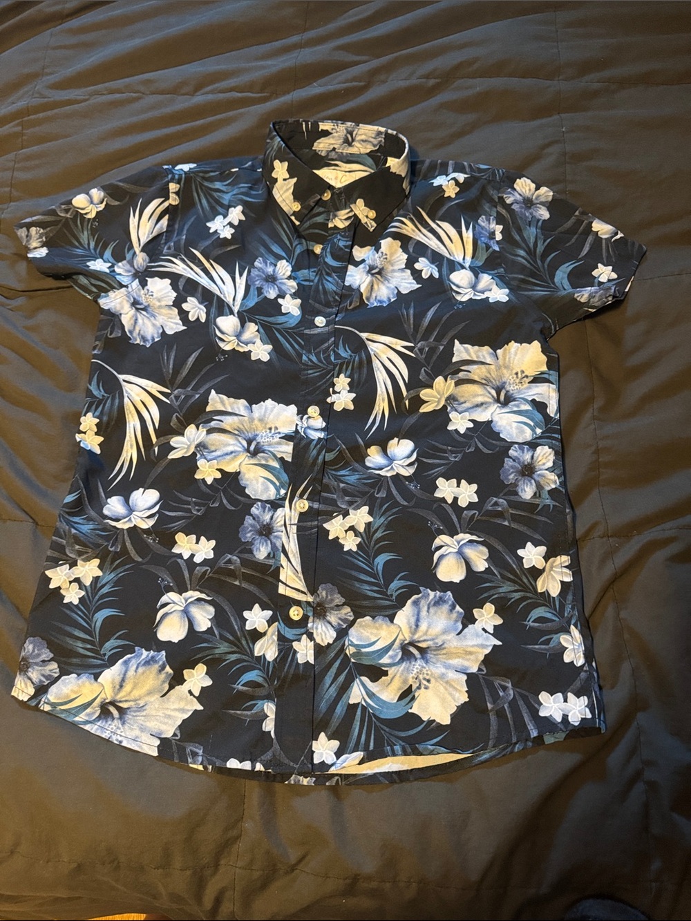Men's Navy Blue Floral Short-Sleeve Button-Up Shirt